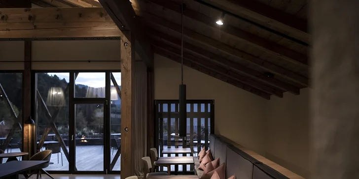 Aktivní dovolená i relax v Dolomitech: moderní hotel v přírodním parku, snídaně, wellness