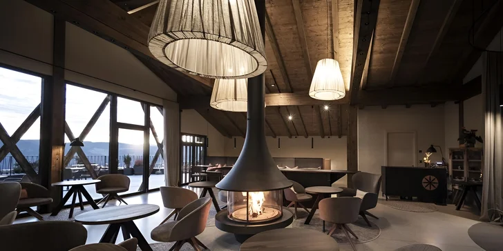 Aktivní dovolená i relax v Dolomitech: moderní hotel v přírodním parku, snídaně, wellness