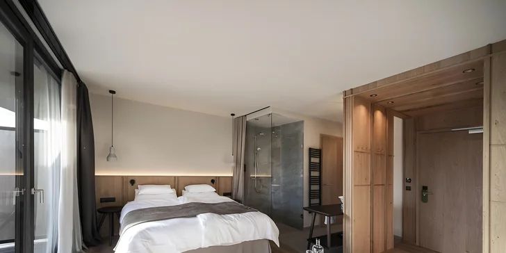 Aktivní dovolená i relax v Dolomitech: moderní hotel v přírodním parku, snídaně, wellness