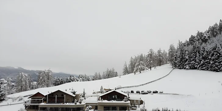 Aktivní dovolená i relax v Dolomitech: moderní hotel v přírodním parku, snídaně, wellness