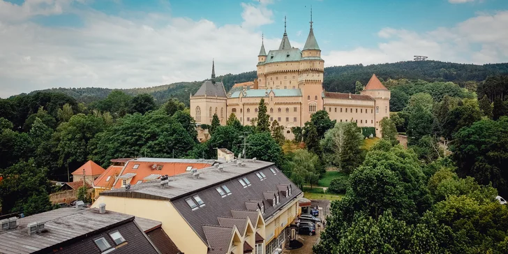 Pohádkový pobyt u zámku Bojnice se snídaněmi či polopenzí a wellness