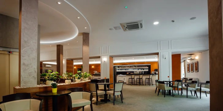 Pohádkový pobyt u zámku Bojnice se snídaněmi či polopenzí a wellness