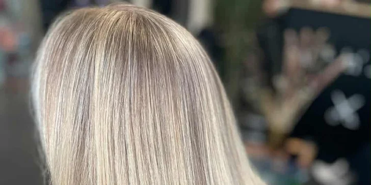 Péče pro všechny délky vlasů: dámský střih a barvení, vlasová revitalizace