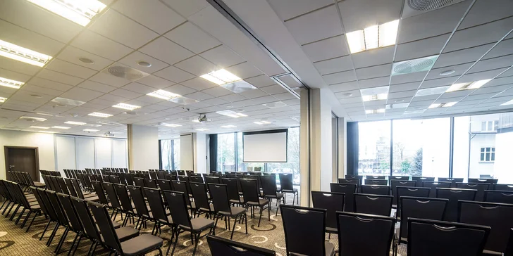 Moderní ubytování v centru Krakova: hotel se snídaní nebo polopenzí, výhled na Wawel