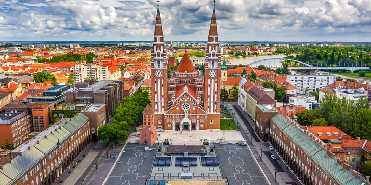 Mórahalom: wellness hotel s polopenzí, neomezeným wellness a přímým vstupem do lázní