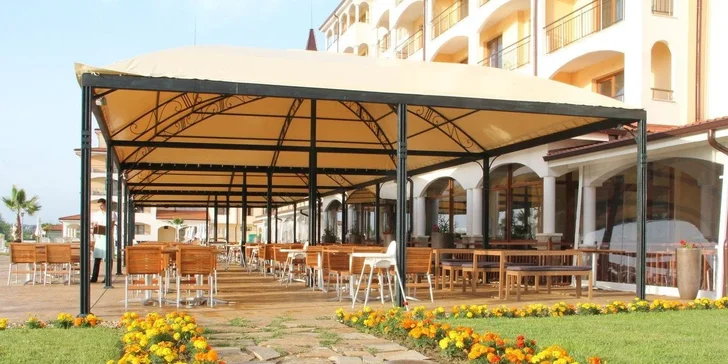 Rodinná dovolená v Bulharsku: 4* hotel s all inclusive vč. letenek, bazény, animace