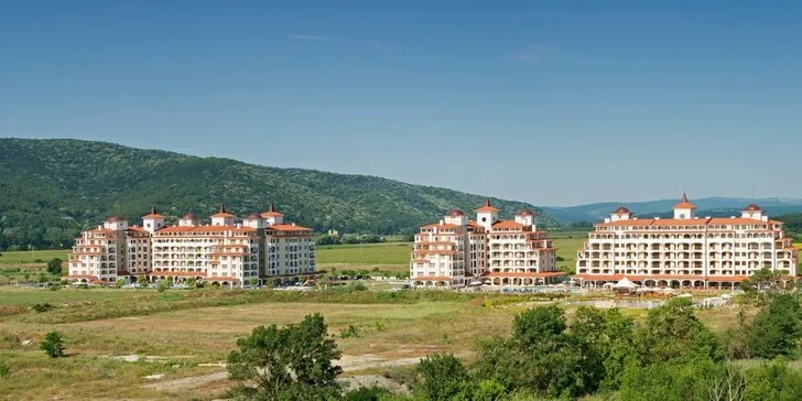 Rodinná dovolená v Bulharsku: 4* hotel s all inclusive vč. letenek, bazény, animace