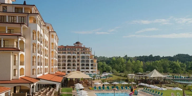 Rodinná dovolená v Bulharsku: 4* hotel s all inclusive vč. letenek, bazény, animace