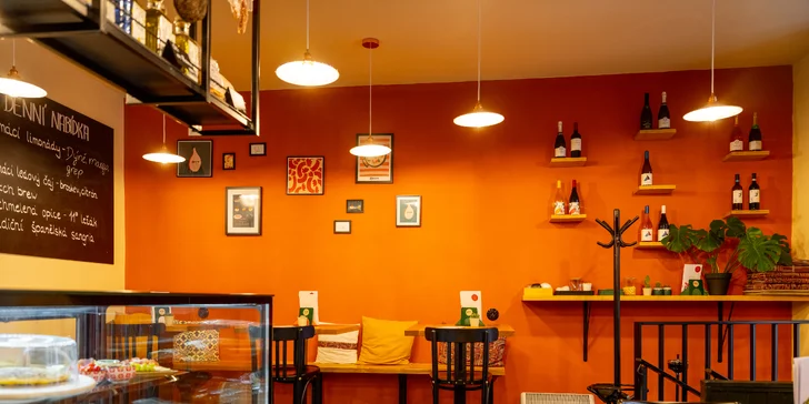 Degustační španělské tapas menu pro 2 osoby: víno, sýry, šunka i dezert