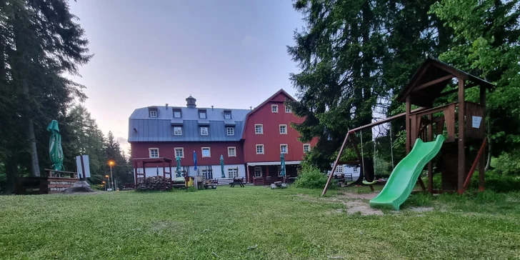 Rodinný hotel v Jizerkách: wellness, herna i minigolf, možnost snídaní