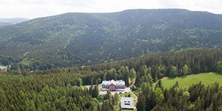 Rodinný hotel v Jizerkách: wellness, herna i minigolf, možnost snídaní