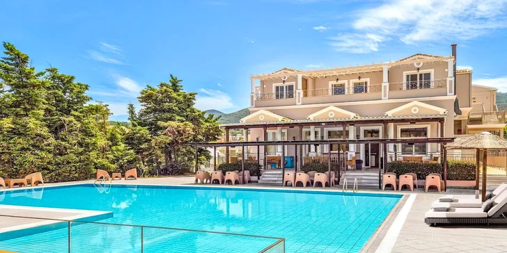 Dovolená na Korfu: 4* hotel s all inclusive blízko pláže, bazén, animace i let