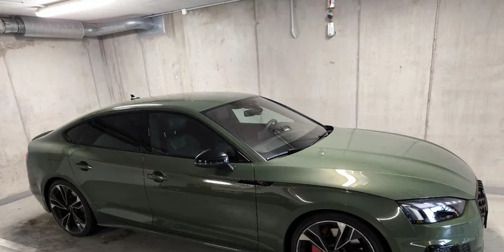 Mobilní čištění interiéru vozidla i tepování či dezinfekce ozónem