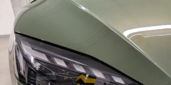 Mobilní čištění interiéru vozidla i tepování či dezinfekce ozónem