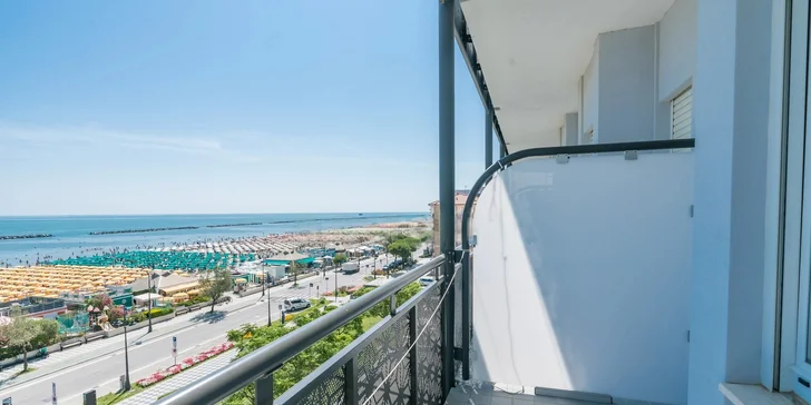 Rodinná dovolená u italského Jadranu: hotel 50 m od pláže, plná penze, bazén, dítě zdarma
