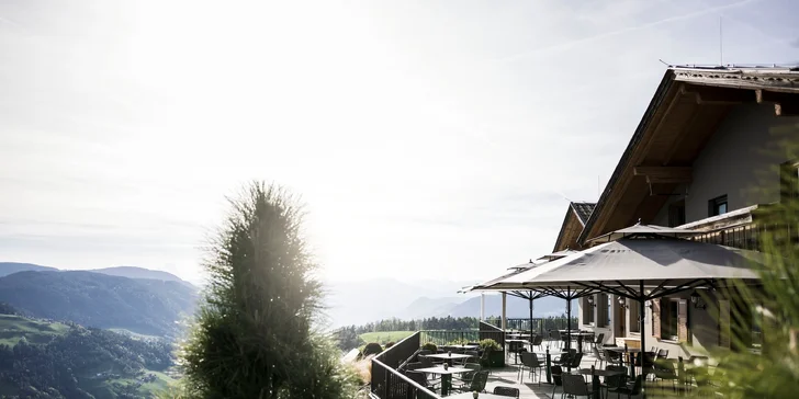 Aktivní dovolená i relax v Dolomitech: moderní hotel v přírodním parku, snídaně, wellness