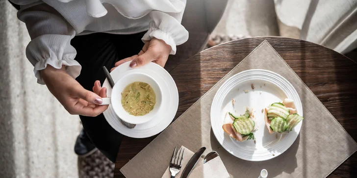 Aktivní dovolená i relax v Dolomitech: moderní hotel v přírodním parku, snídaně, wellness