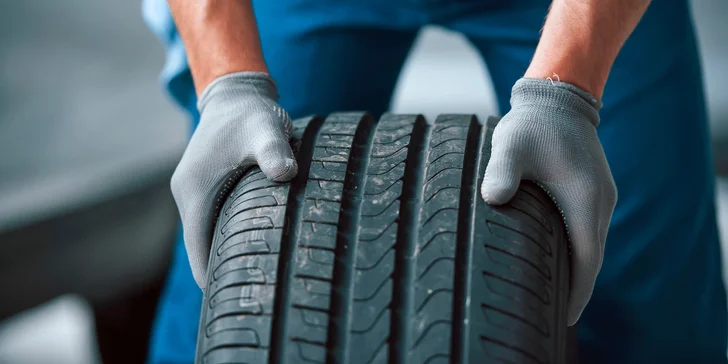 Přezutí pneumatik nebo přehození celých kol s vyvážením nebo bez + zdarma servisní prohlídka