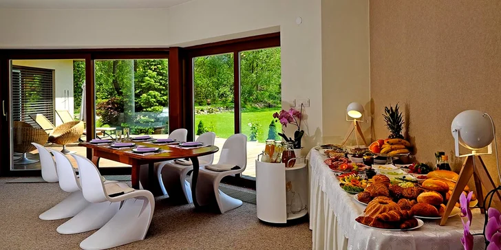 Rodinný pobyt v Jasné: moderní apartmány se snídaní a venkovní vířivkou