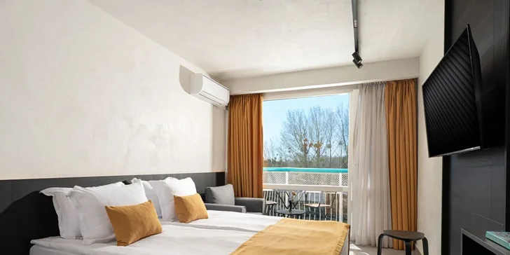 Bulharsko: hotel Zefir Beach*** přímo u pláže, bazény, jídlo a letenky