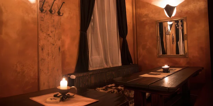 Dvě velké pizzy a jedna malá pizza podle výběru u krásného statku