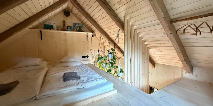 Pobyt v mini domečku u Zvolena s apiterapií: spánek u včel, snídaňový košík a výlety na elektrokolech