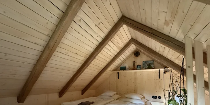 Pobyt v mini domečku u Zvolena s apiterapií: spánek u včel, snídaňový košík a výlety na elektrokolech