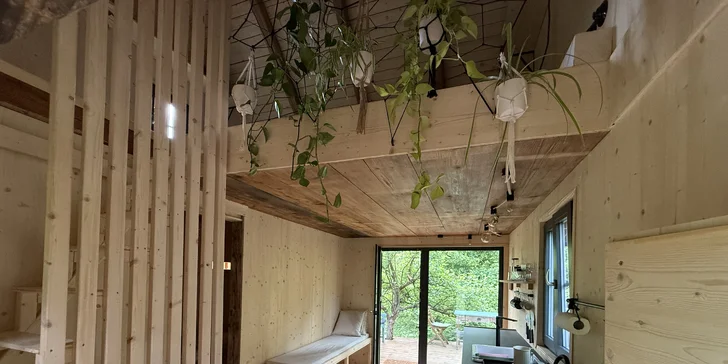 Pobyt v mini domečku u Zvolena s apiterapií: spánek u včel, snídaňový košík a výlety na elektrokolech