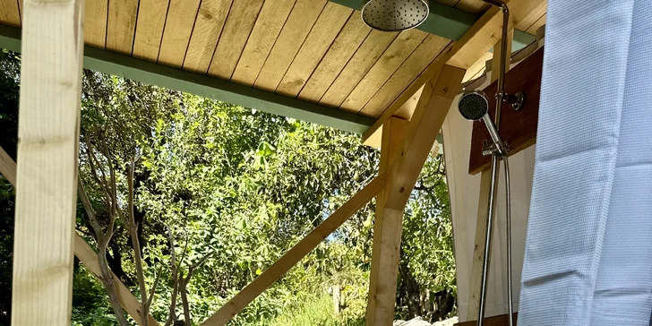 Pobyt v mini domečku u Zvolena s apiterapií: spánek u včel, snídaňový košík a výlety na elektrokolech