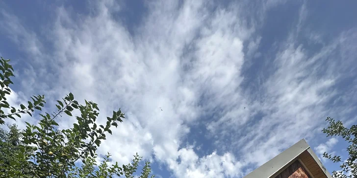 Pobyt v mini domečku u Zvolena s apiterapií: spánek u včel, snídaňový košík a výlety na elektrokolech