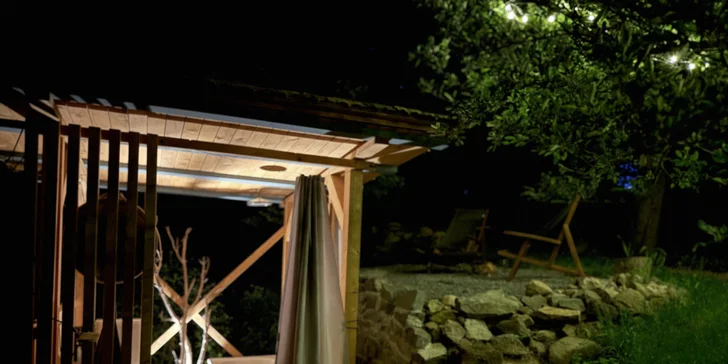 Pobyt v mini domečku u Zvolena s apiterapií: spánek u včel, snídaňový košík a výlety na elektrokolech