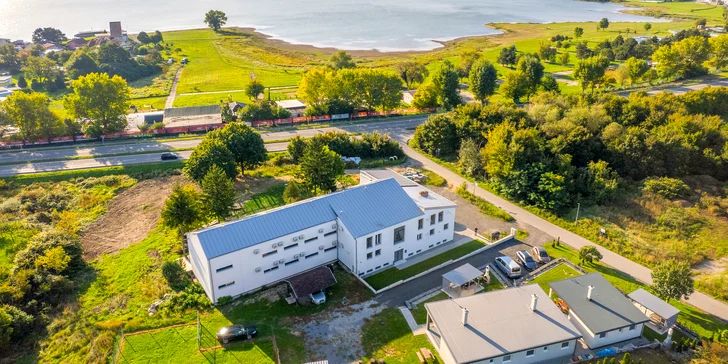 Zbrusu nové apartmány jen pár kroků od Zemplínské Šíravy se slevou na wellness i servis