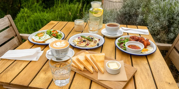 Snídaně pro 1 nebo 2 osoby v kavárně na Vyšehradě: farmářské dobroty, káva v ceně