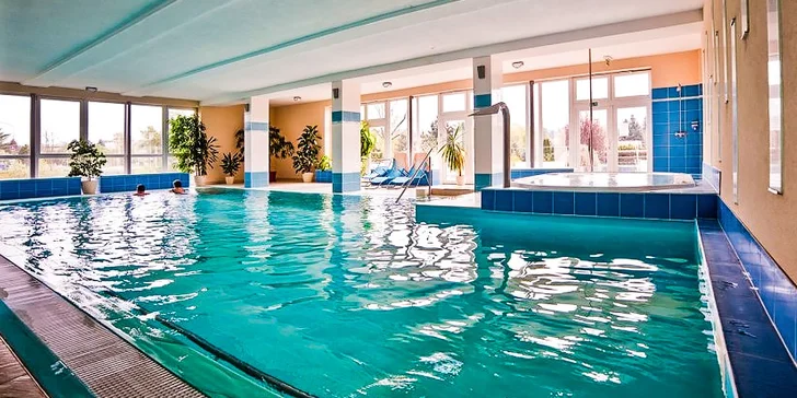 Víkendový relaxační pobyt v centru lázeňského města Dudince s bazénem, masáží a procedurami