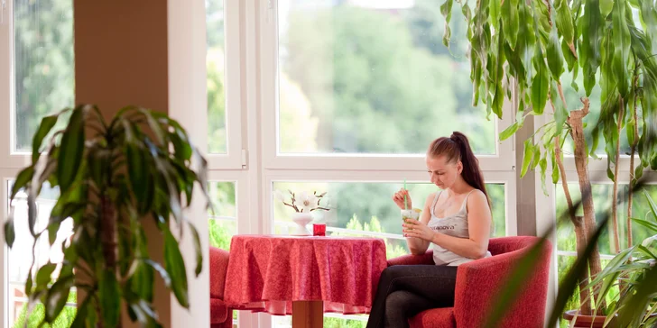 Víkendový relaxační pobyt v centru lázeňského města Dudince s bazénem, masáží a procedurami