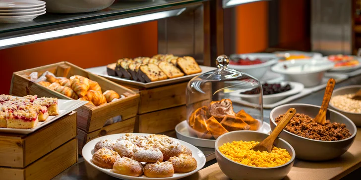 Pohodový pobyt v Ostravě: moderní hotel u Vítkovic se snídaní i wellness