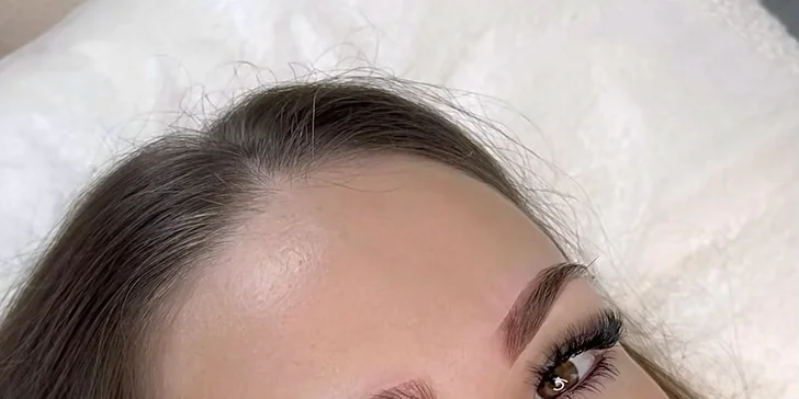 Perfektní nalíčení za každé situace: permanentní make-up obočí a rtů, korekce v ceně