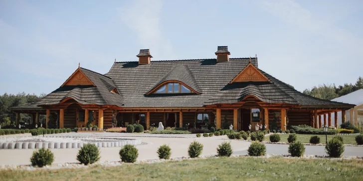 Boutique wellness resort u Opole: zátoka Bajka s písčitou pláží, strava i zábava pro děti