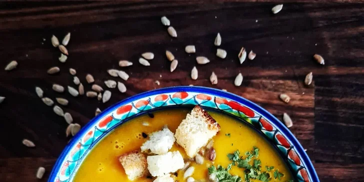 Otevřený voucher do kavárny s minisýrárnou: dobroty, lehké obědy i káva a víno