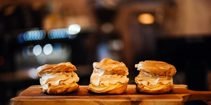 Otevřený voucher do kavárny s minisýrárnou: dobroty, lehké obědy i káva a víno