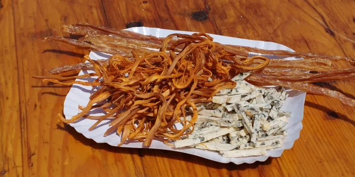 Vstupenka na Moravský vinařský podzim 2025: prestižní degustace vín, jedinečné delikatesy i cimbálová muzika