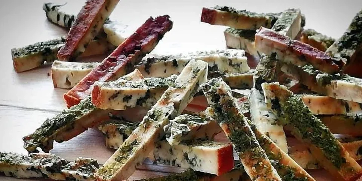 Vstupenka na Moravský vinařský podzim 2025: prestižní degustace vín, jedinečné delikatesy i cimbálová muzika