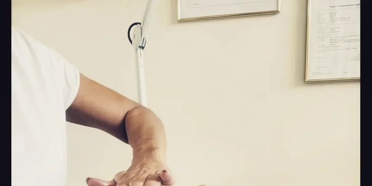 Manuální lifting obličeje s fotonovou terapií nebo čokoládové ošetření