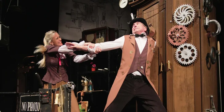 1 nebo 2 vstupenky na představení Divadla Image nebo dokonalý večer i s lahví sektu