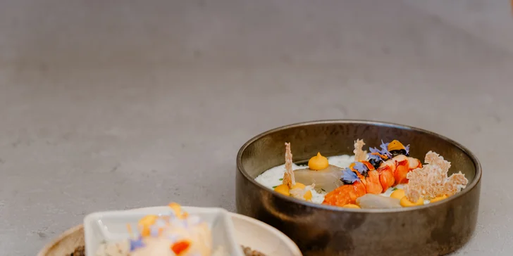 Hotel na břehu Wolfgangsee: plovoucí vířivka, bazény i sauny, snídaně a čtyřchodová večeře