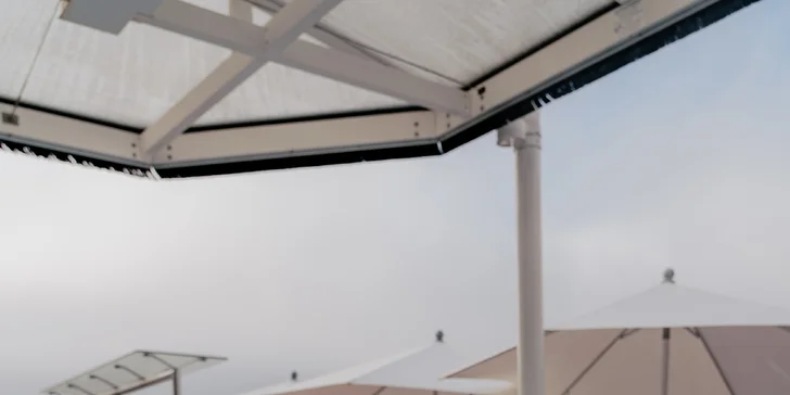 Hotel na břehu Wolfgangsee: plovoucí vířivka, bazény i sauny, snídaně a čtyřchodová večeře