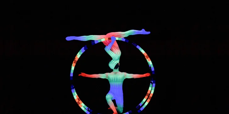 1 nebo 2 vstupenky na představení Divadla Image nebo dokonalý večer i s lahví sektu