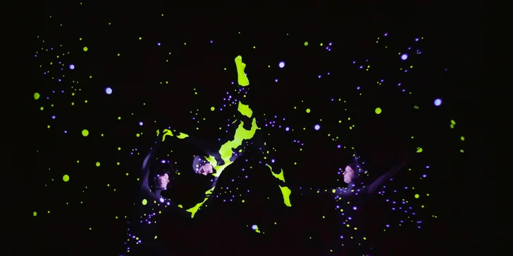 1 nebo 2 vstupenky na představení Divadla Image nebo dokonalý večer i s lahví sektu