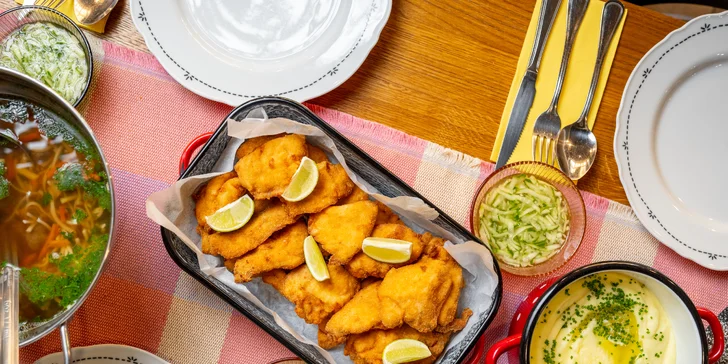 Rodinný oběd v Ostravě pro 4 osoby: tříchodové menu včetně polévky a dezertu