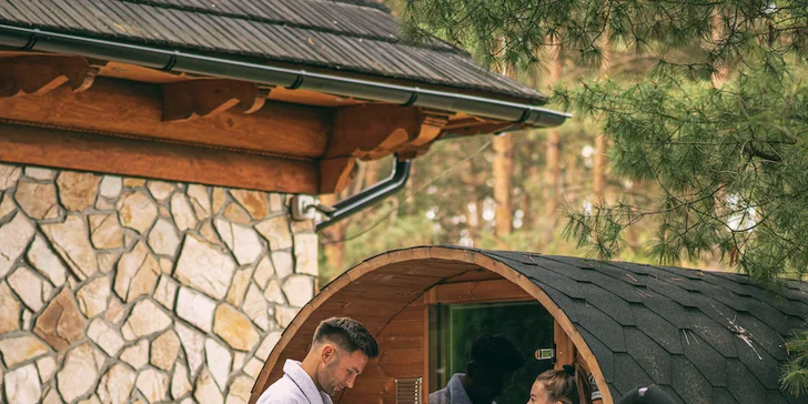 Boutique wellness resort u Opole: zátoka Bajka s písčitou pláží, strava i zábava pro děti